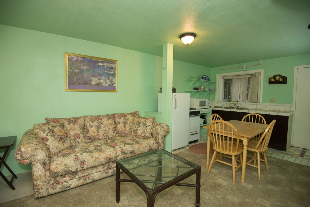 River View Garden Resort 48/68