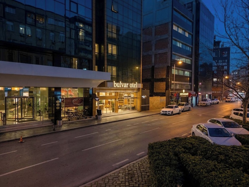 Bulvar Hotel 33/49