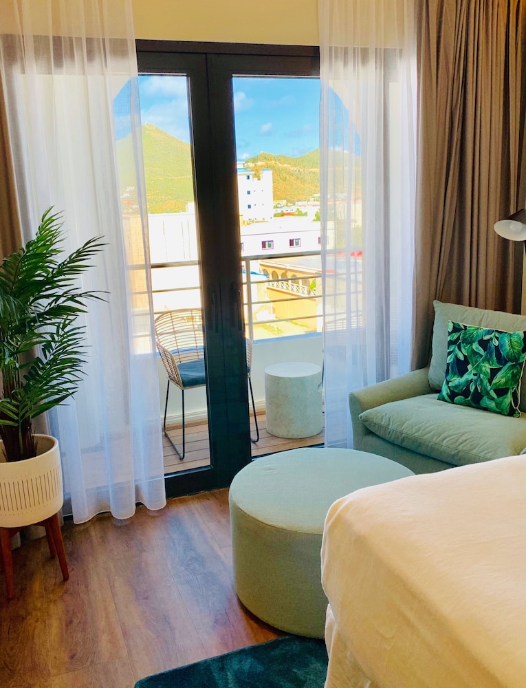 Holland House Beach Hotel 27/45