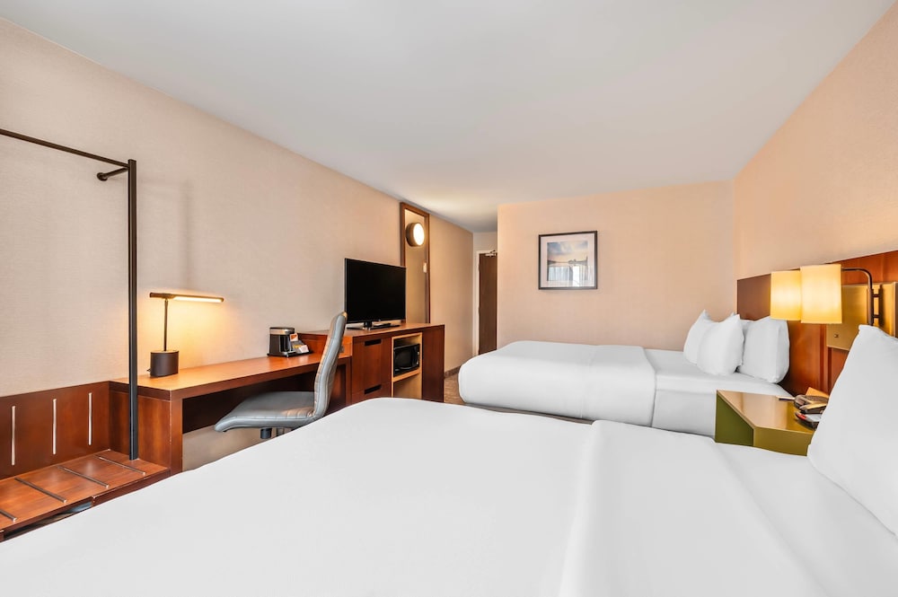 Standard, 2 Queen Beds