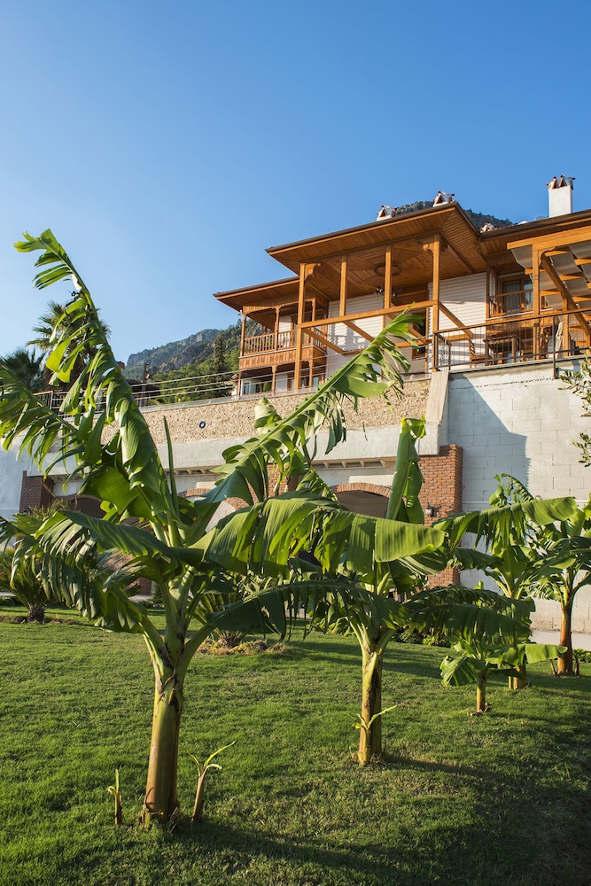 Grand Hotel Azmakhan Spa & Wellness 45/50