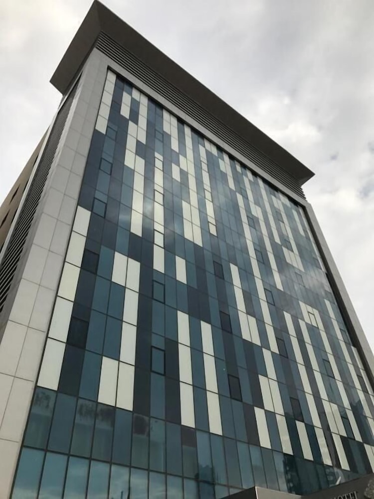 Ayan furnished units and Suites 2/50