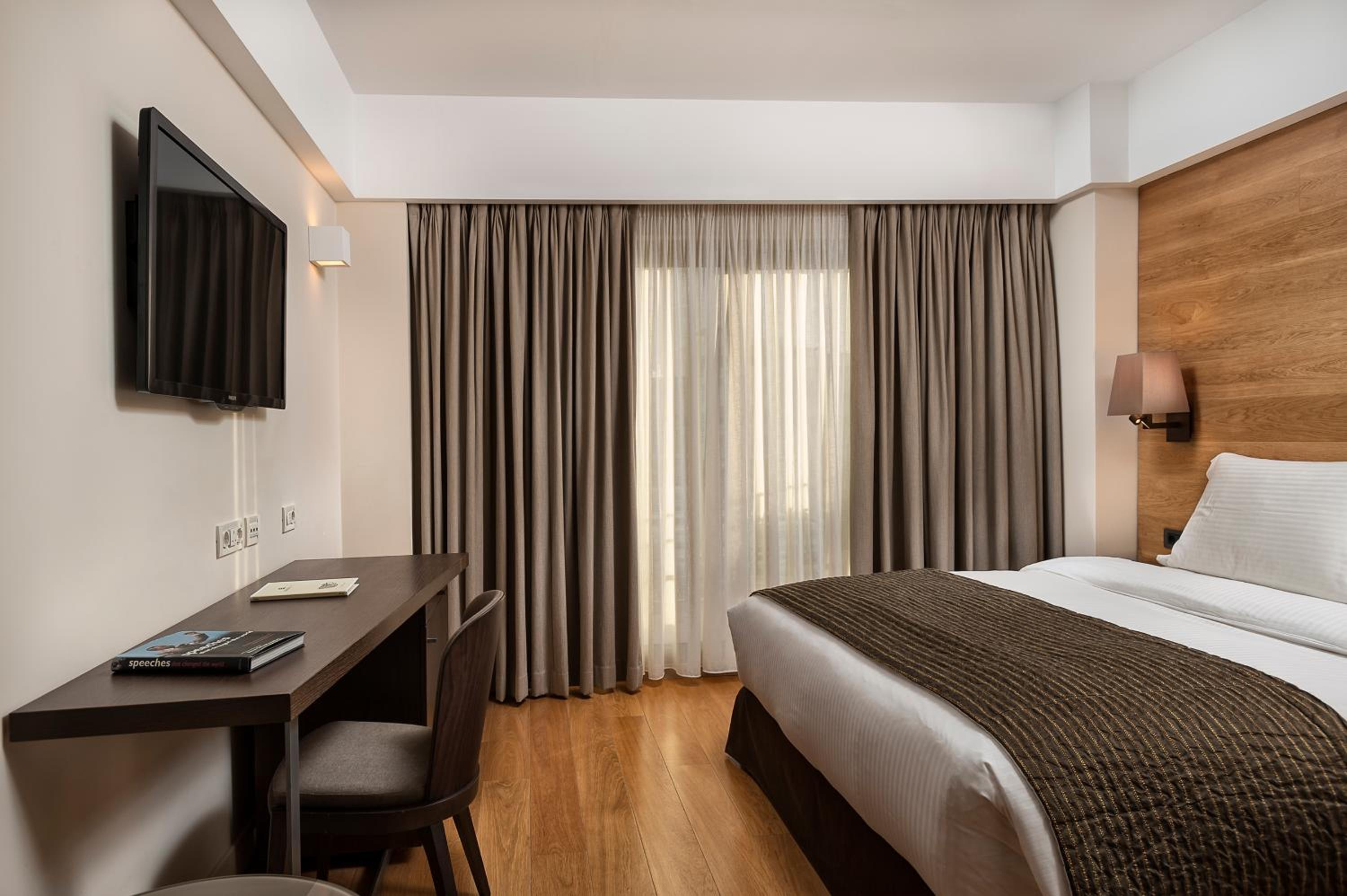 غرفة قياسية بسرير مزدوج أو سريرين منفصلين، Samaria Hotel 5/10