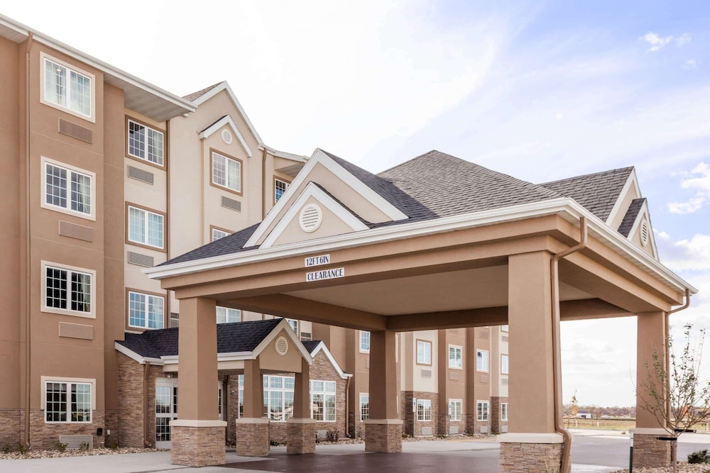 Microtel Inn And Suites By Wyndham West Fargo 2/28