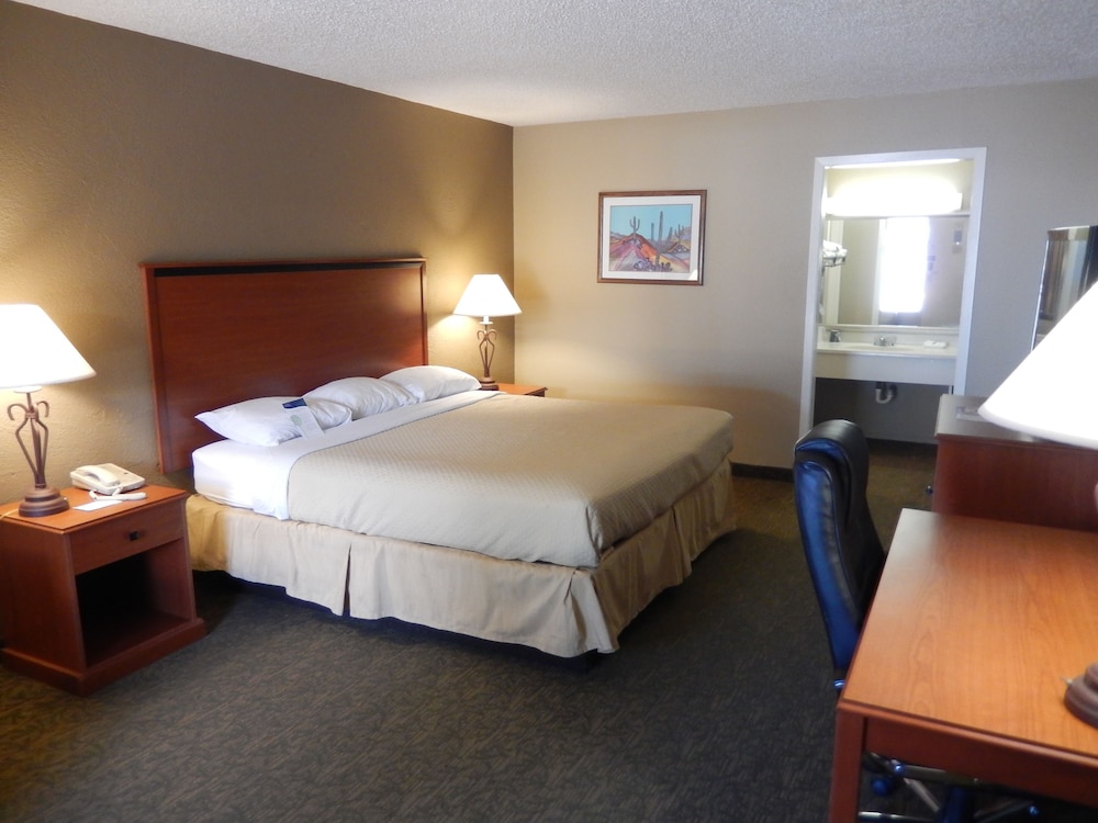 Econo Lodge Sonora, TX 24/60