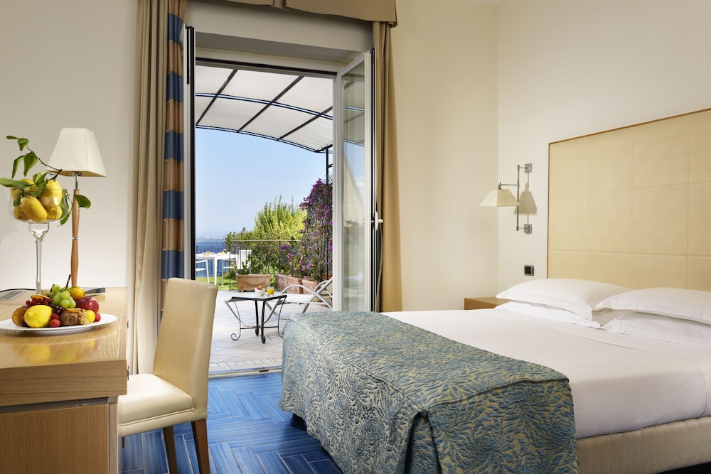 Raito Hotel 72/133