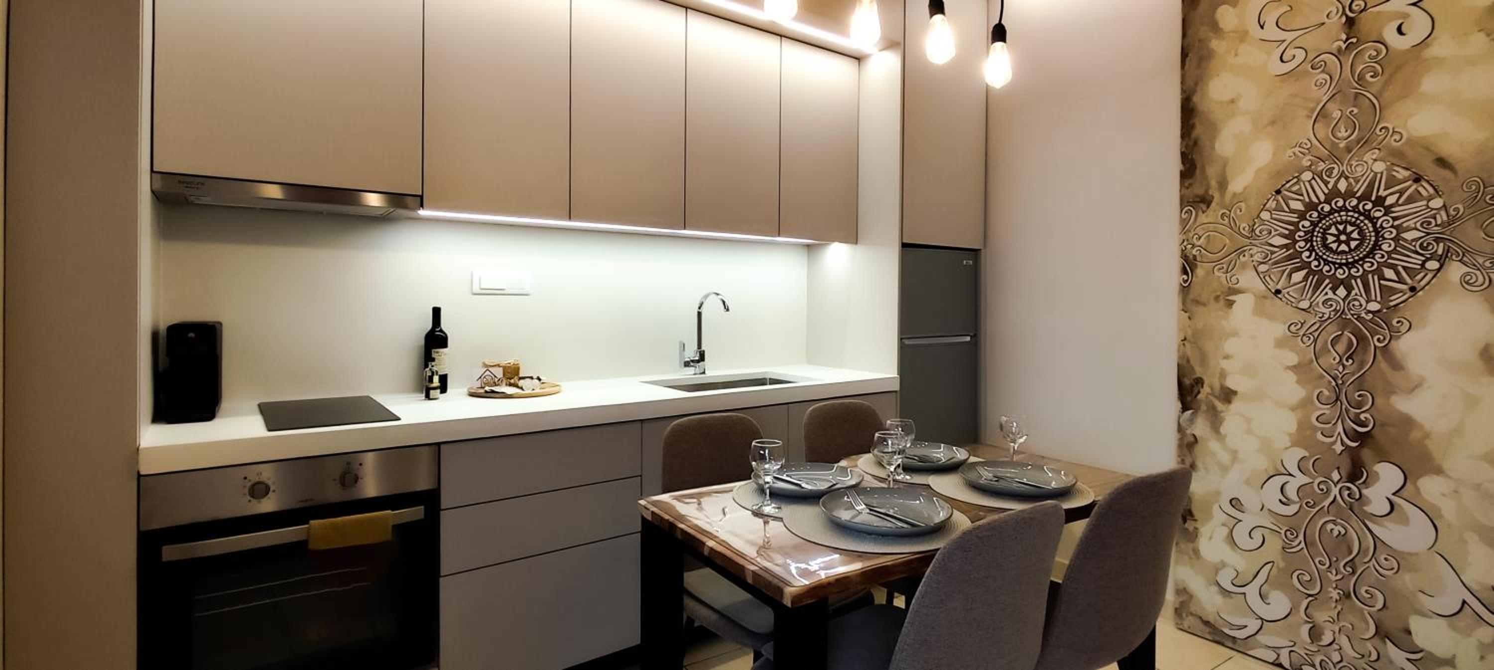 NIKI APARTMENTS 58/66