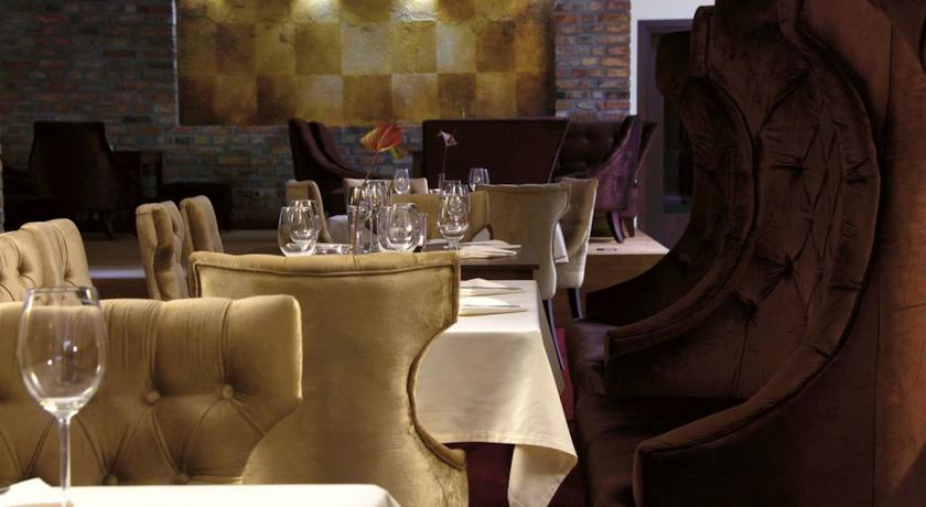 HOTEL REMES SPORT AND SPA 26/32