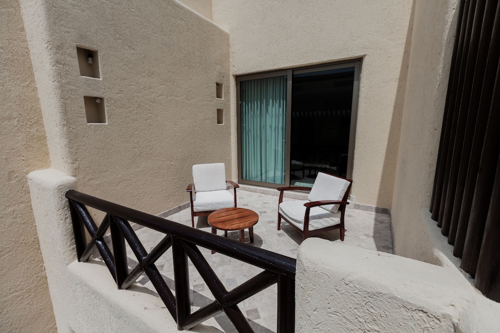 Torrenza Boutique Resort 34/48