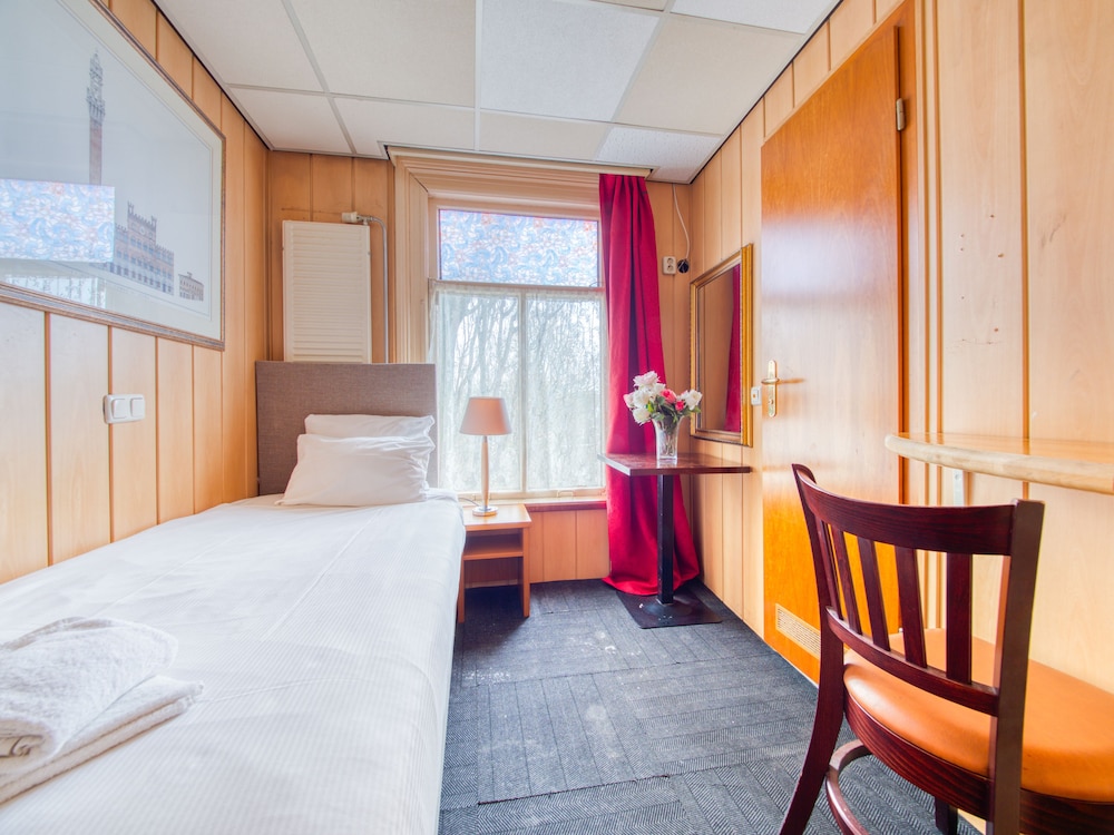 Di-Ann Hotel 11/67