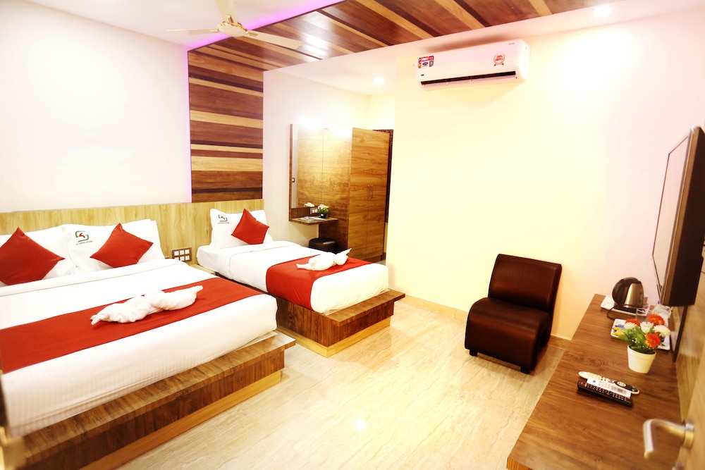 COMFORT, TRIPLE, MULTIPLE BEDS, CITY VIEW, ACCESSIBLE
