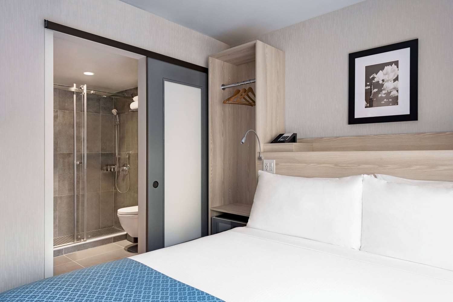 Wingate by Wyndham New York Midtown South/5th Ave 11/47