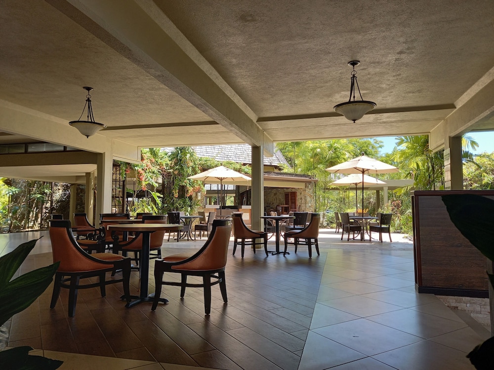 MOUNT IRVINE BAY RESORT 54/70