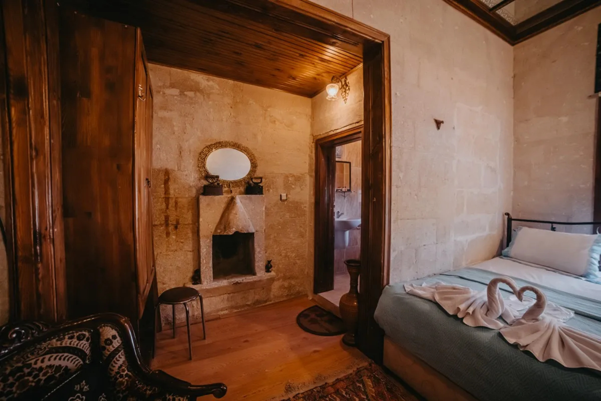 Born Hotel Old House 4/29