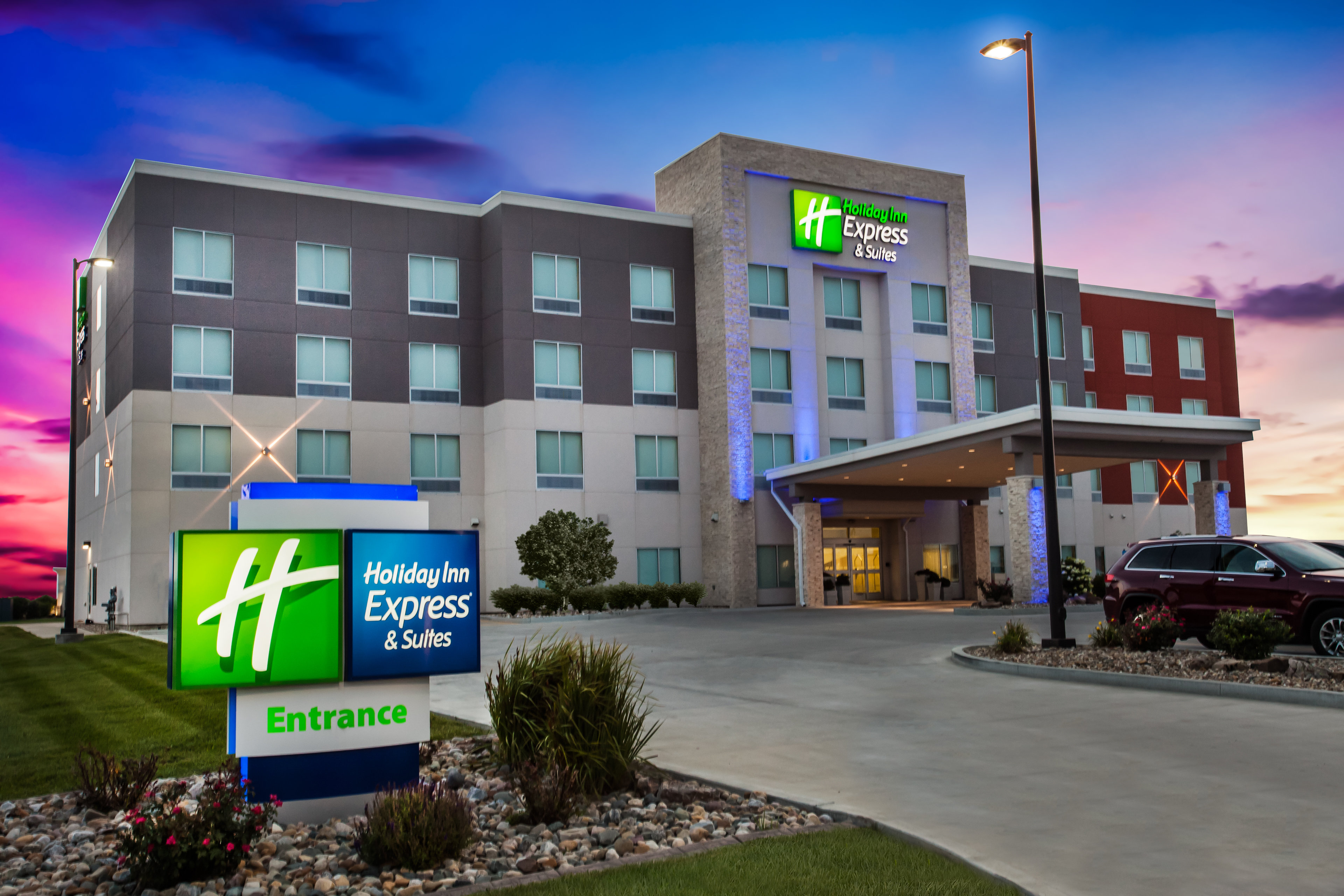 Holiday Inn Express Suites Litchfield West 3/56