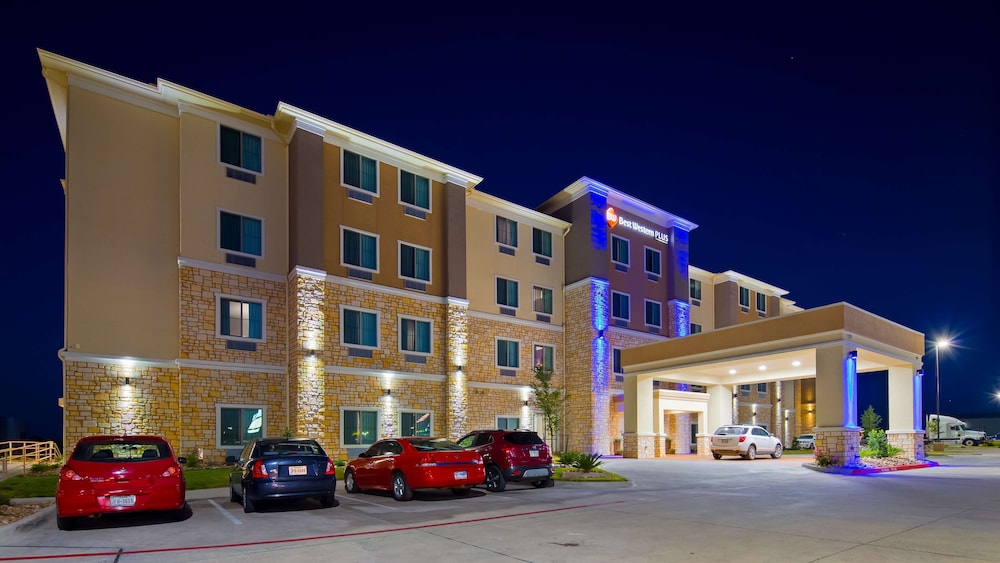Best Western Plus Buda Austin Inn and Suites 1/35
