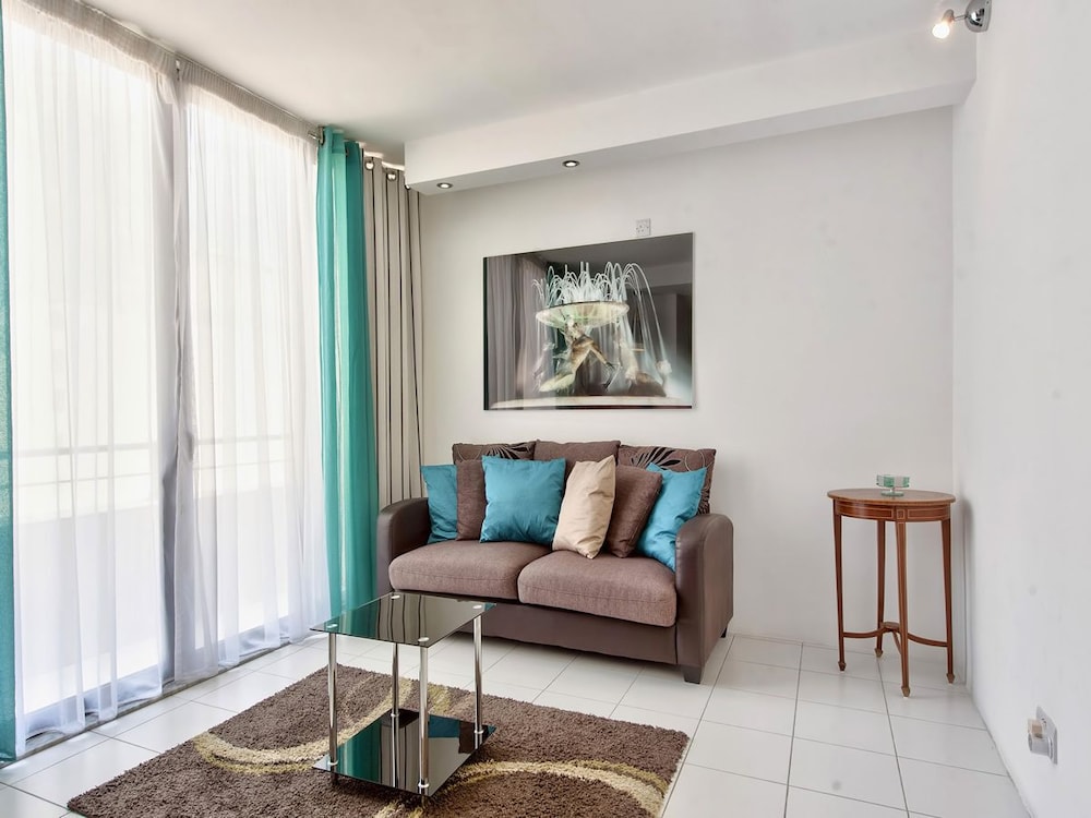Barrakka Suites 31/50