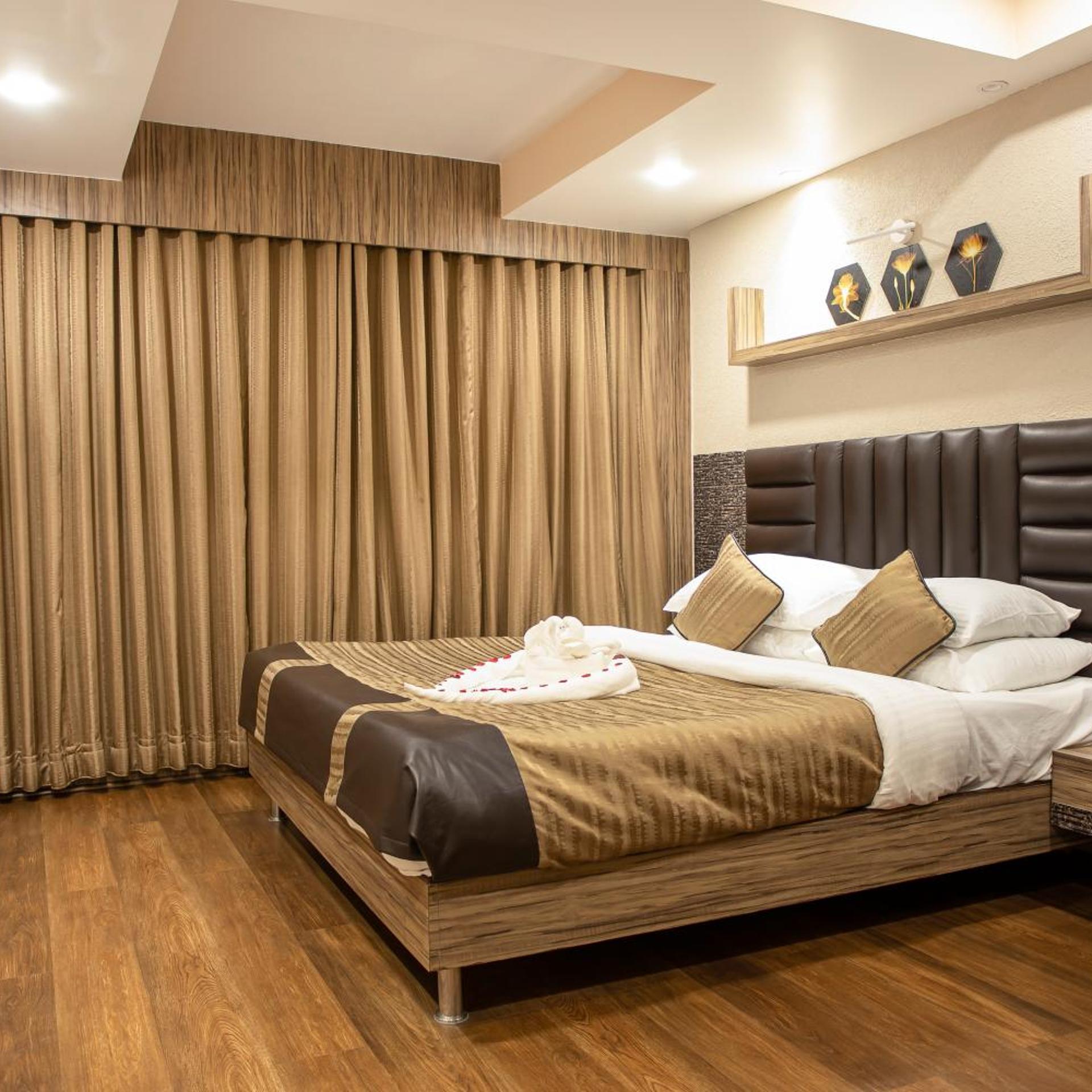 Oyo Premium Paltan Bazar 19/49