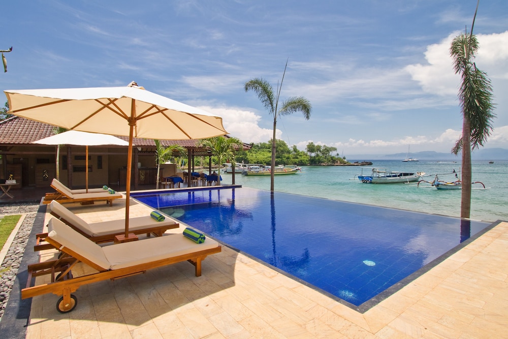 Lembongan Bay Shore Huts 67/71