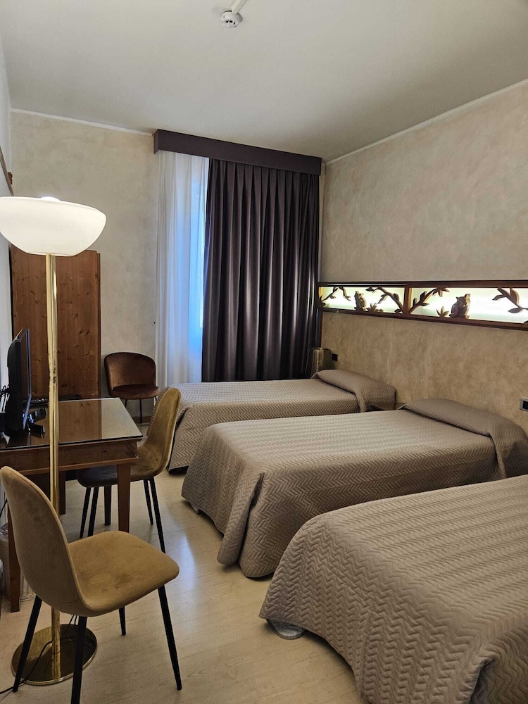 Hotel Gialletti 7/48