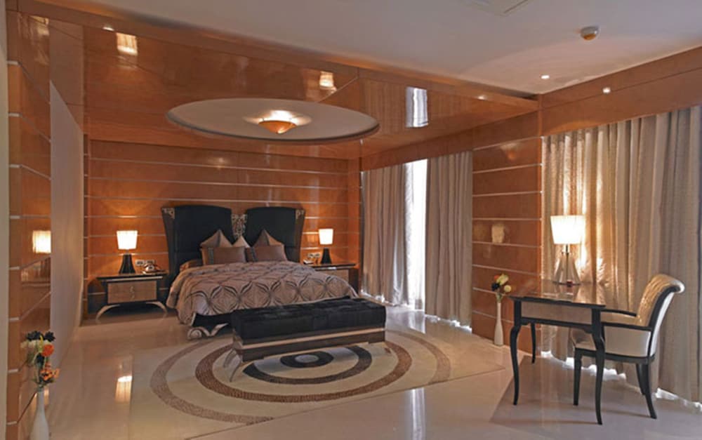 ROYAL ORCHID CENTRAL KIREETI 34/63