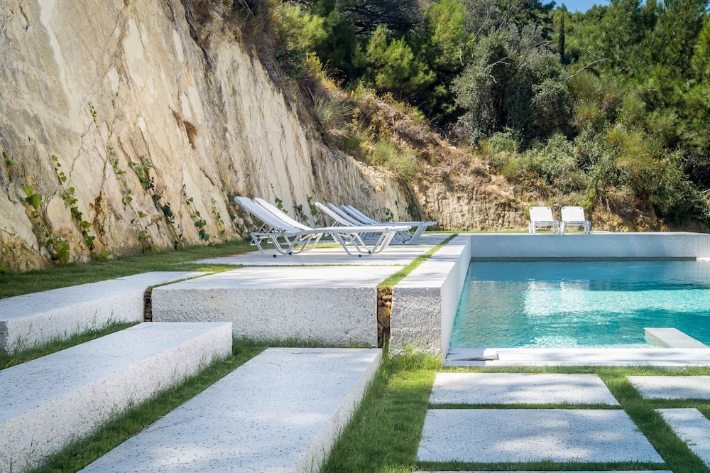 Semeli Boutique Hotel 44/50