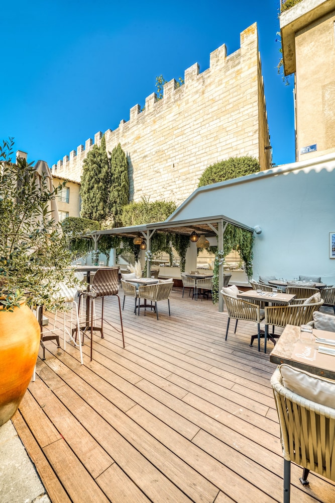 Mercure Pont D'avignon Centre 38/84