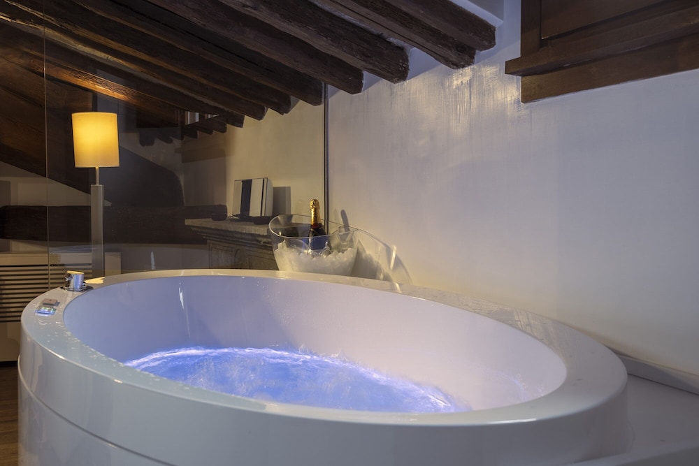 GIGLI D'ORO SUITE 19/33