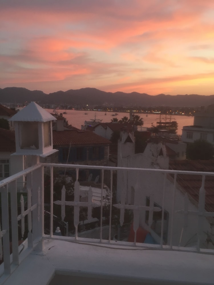 8 Oda Marmaris 3/50