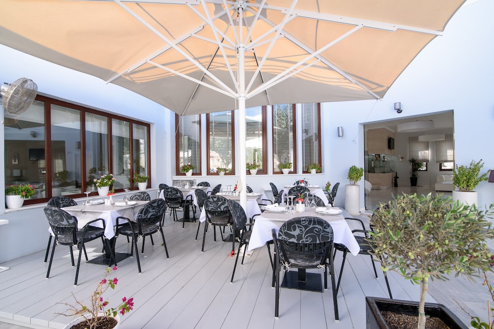 La Mer Deluxe Hotel and Spa 59/75
