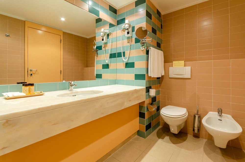 Roma Hotel Lisbon 49/50