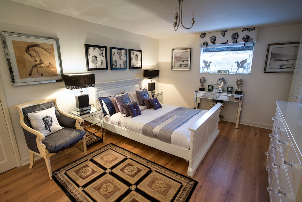 The Ascott 5/50