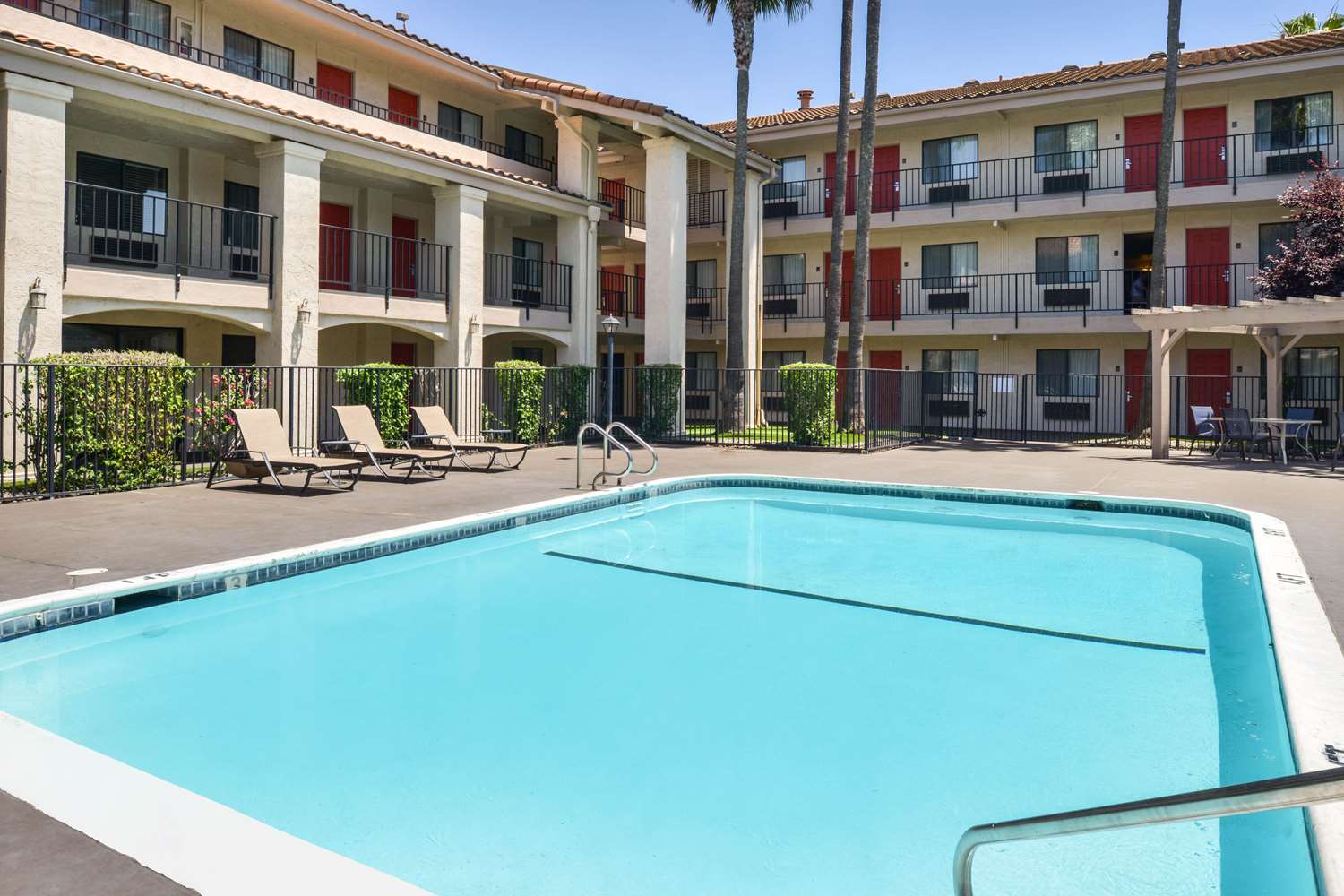 Rancho Cordova Inn 32/48
