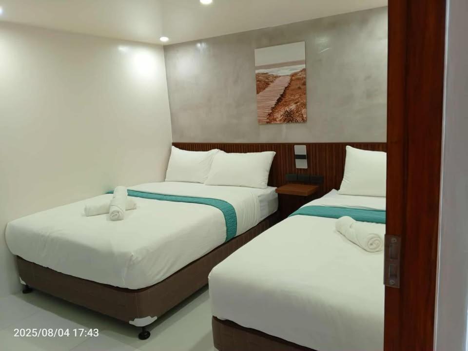 Coastal Breeze Hotel 5/23