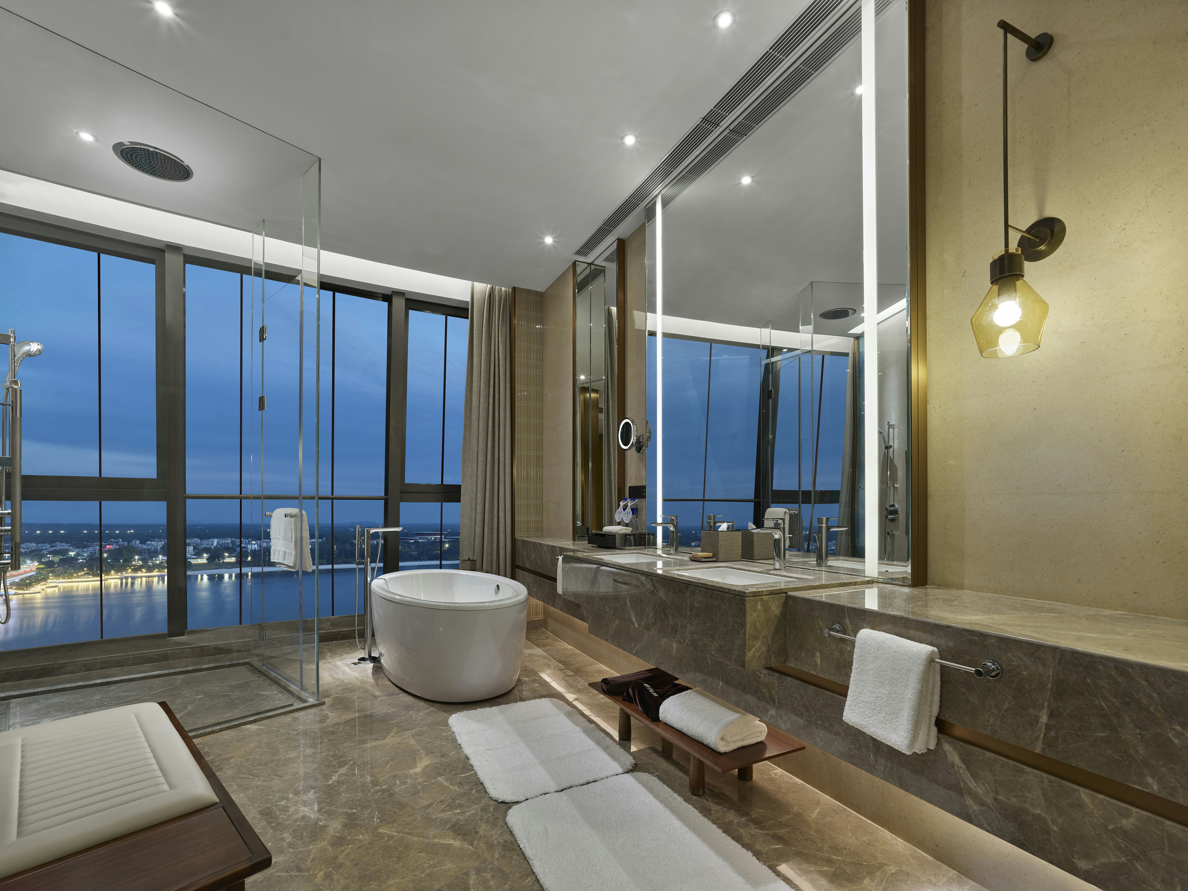 غرفة تنفيذية بسريرين منفصلين، Hilton Hainan Ocean Flower Island 4/5