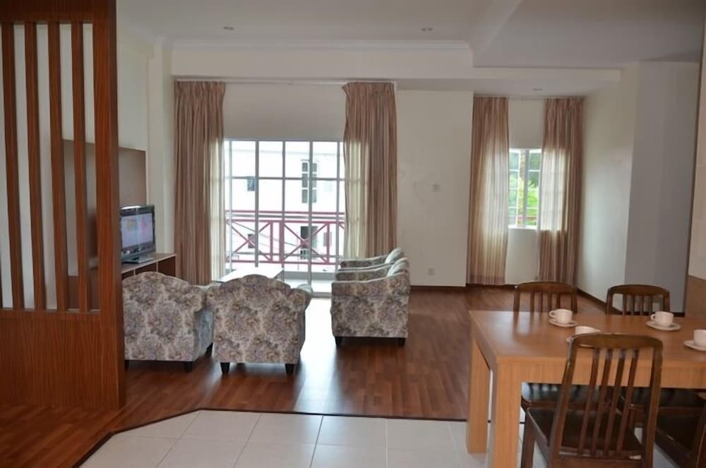 Iris House Resort 33/49