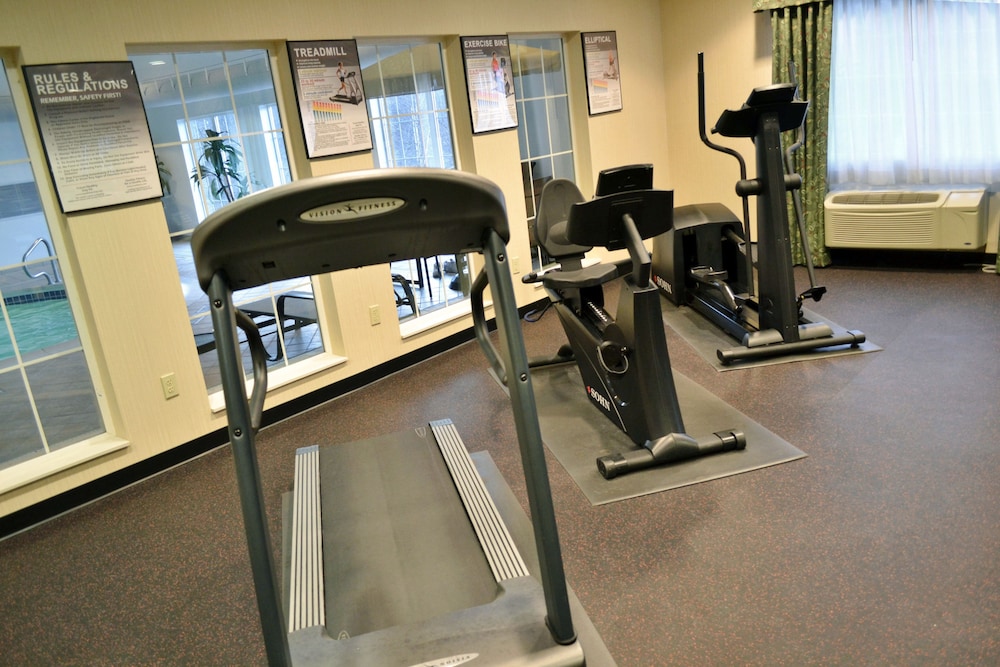 Holiday Inn Express Suites Center Township 44/78