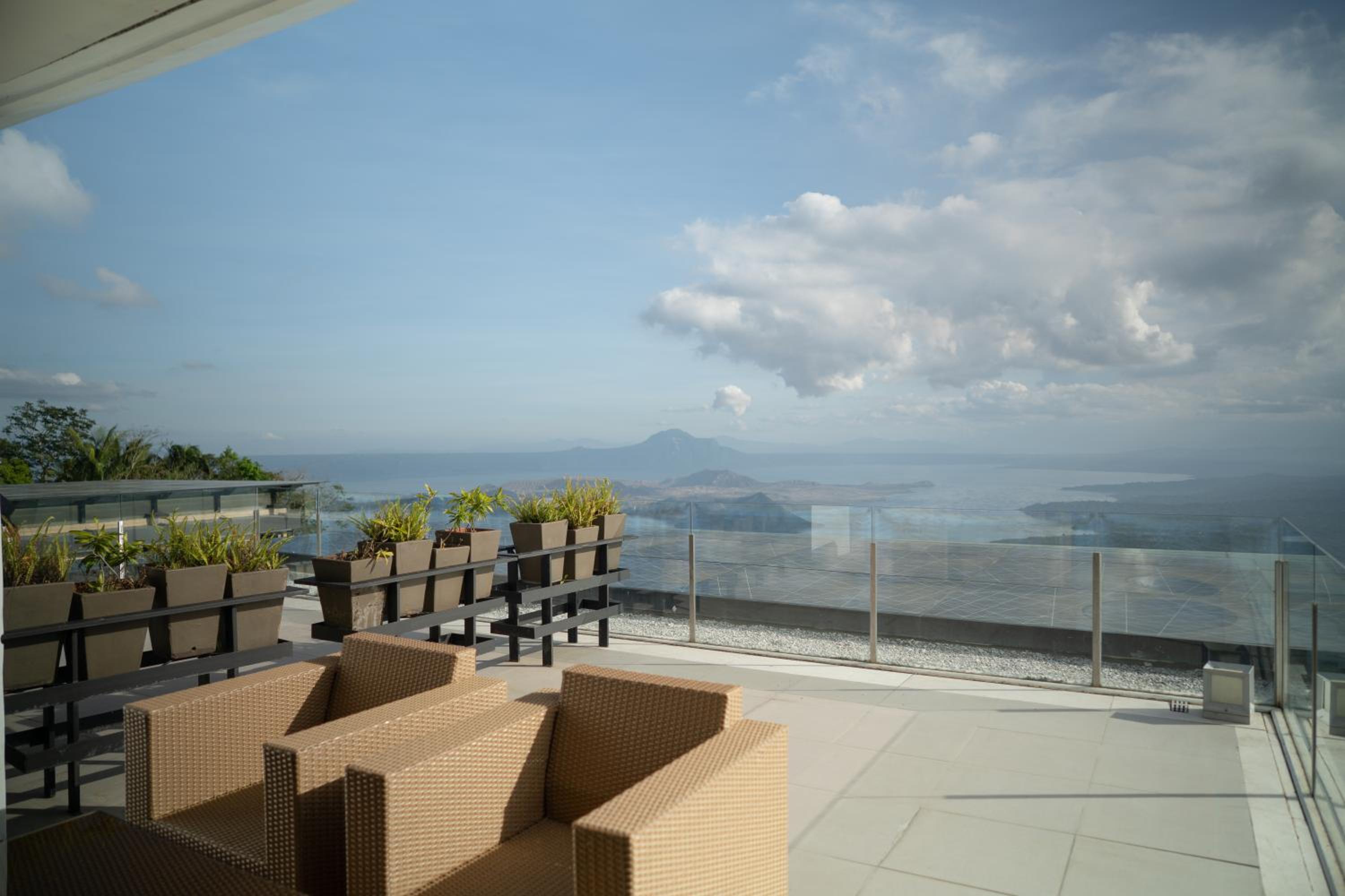 Escala Tagaytay 39/55