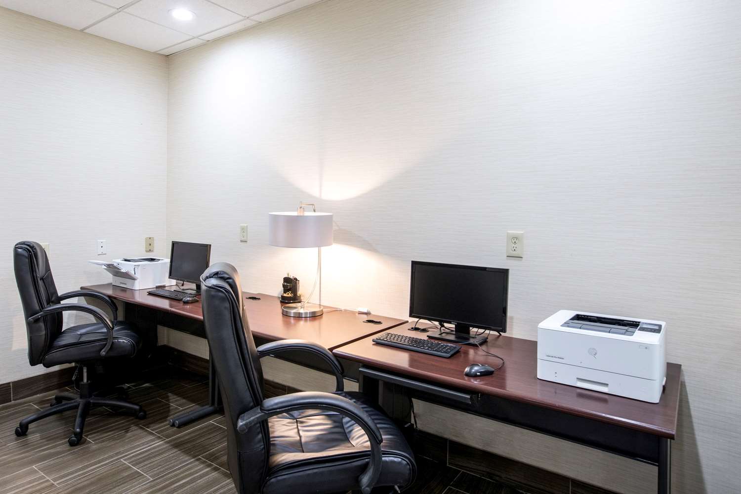 Clarion Hotel Detroit Metro Airport 44/49