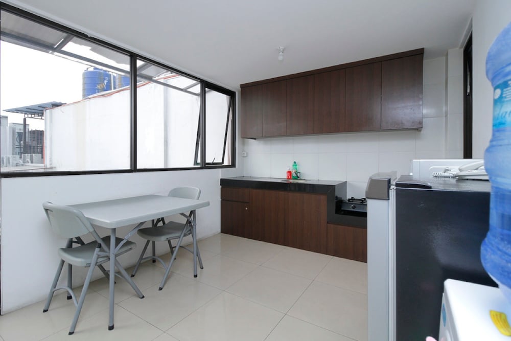 Reddoorz Plus Near Plaza Indonesia 20/26