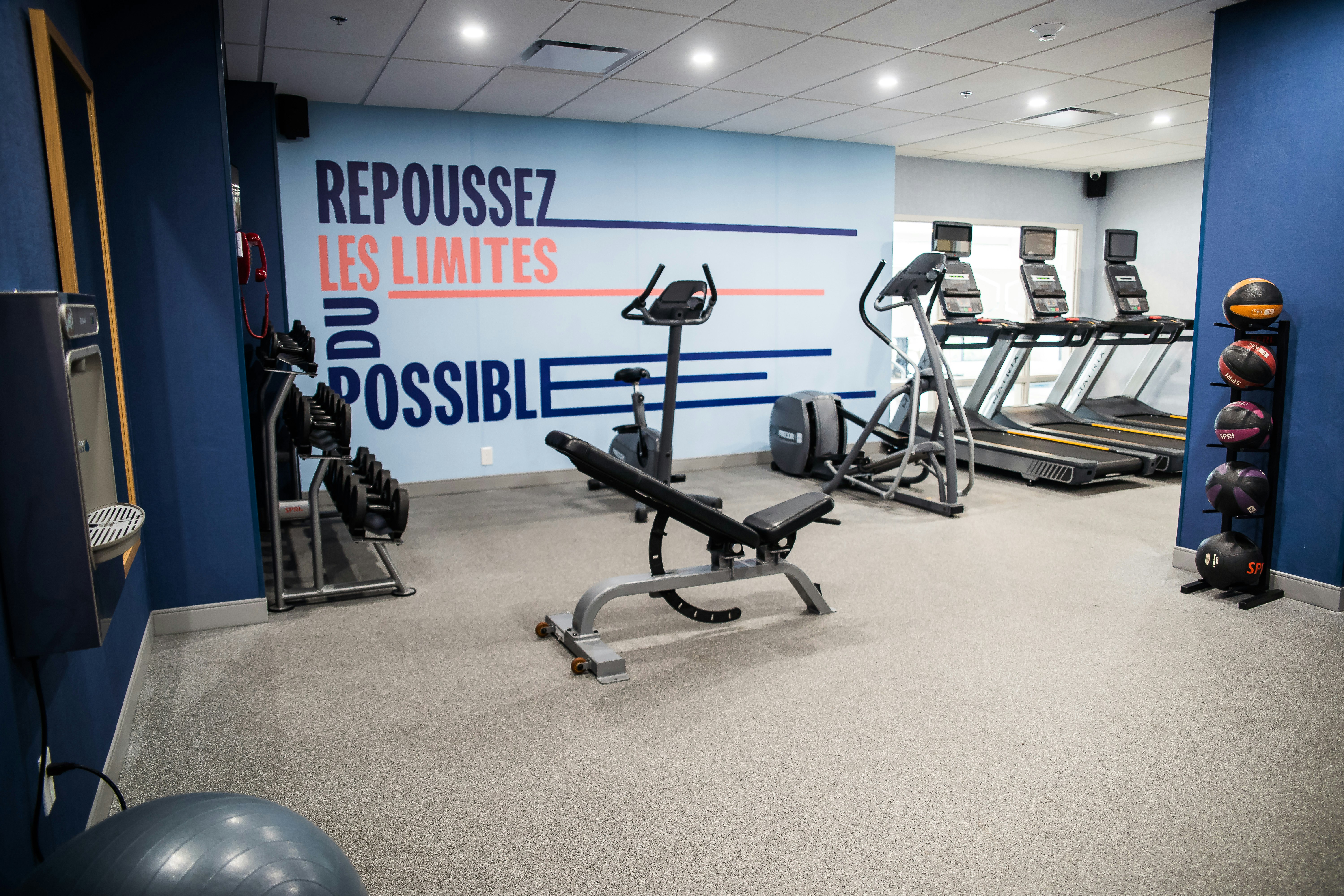 Hampton Inn and Suites by Hilton Laval 41/71