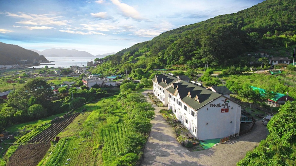 Tongyeong Makai O Pension 45/50