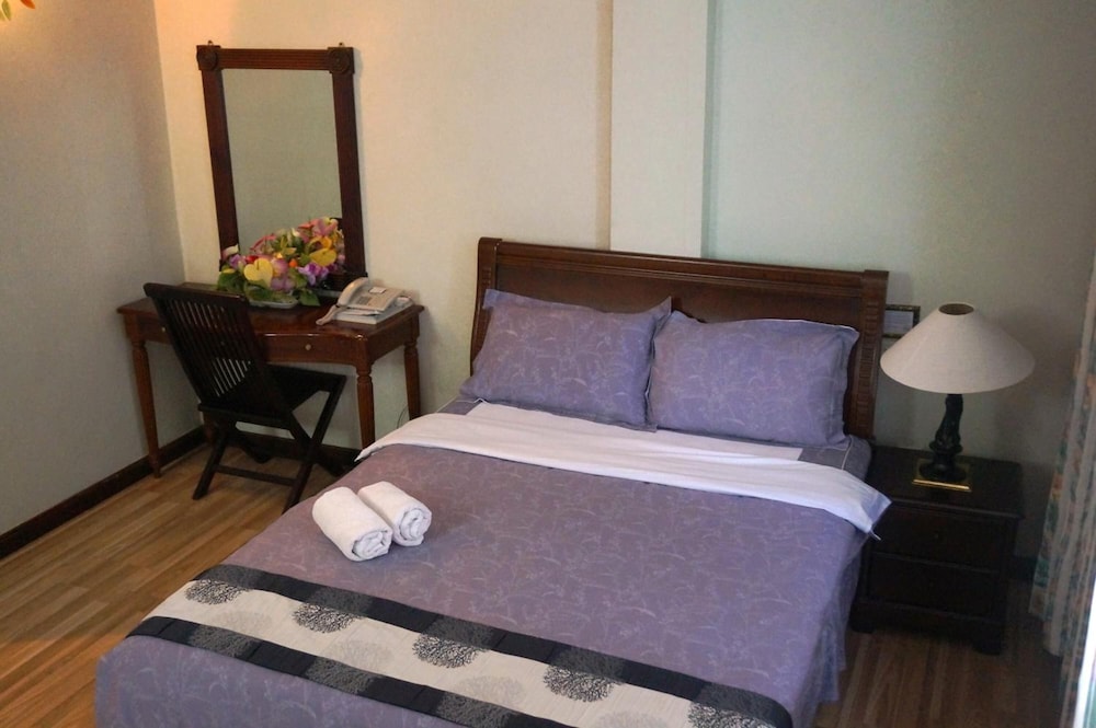 Jeruton Hotel 42/44
