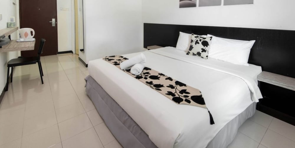 STANDARD, KING BED
