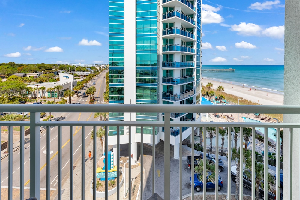 Sandy Beach Oceanfront Resort 4/50