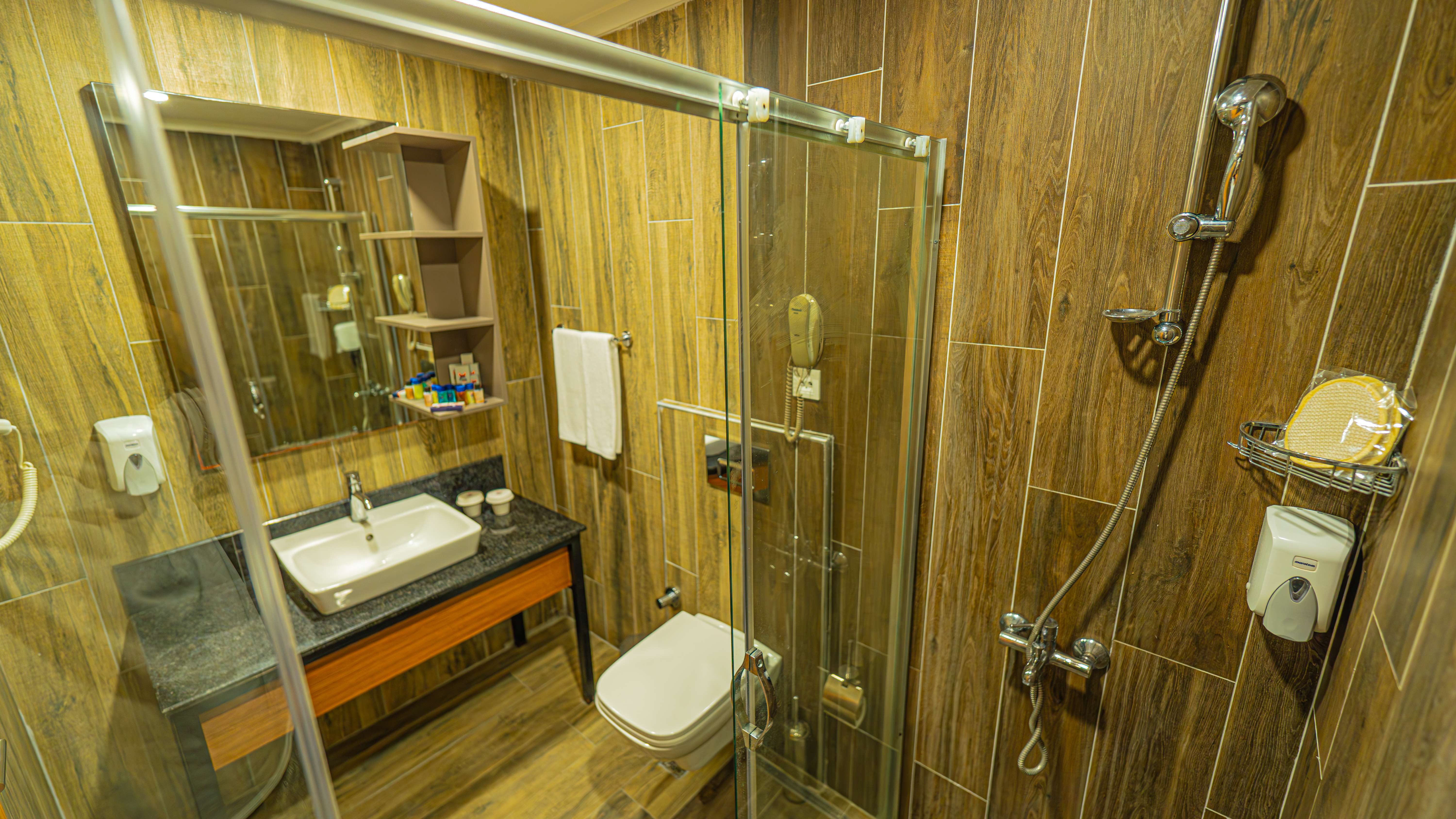 Viking Garden Hotel and Spa 49/51