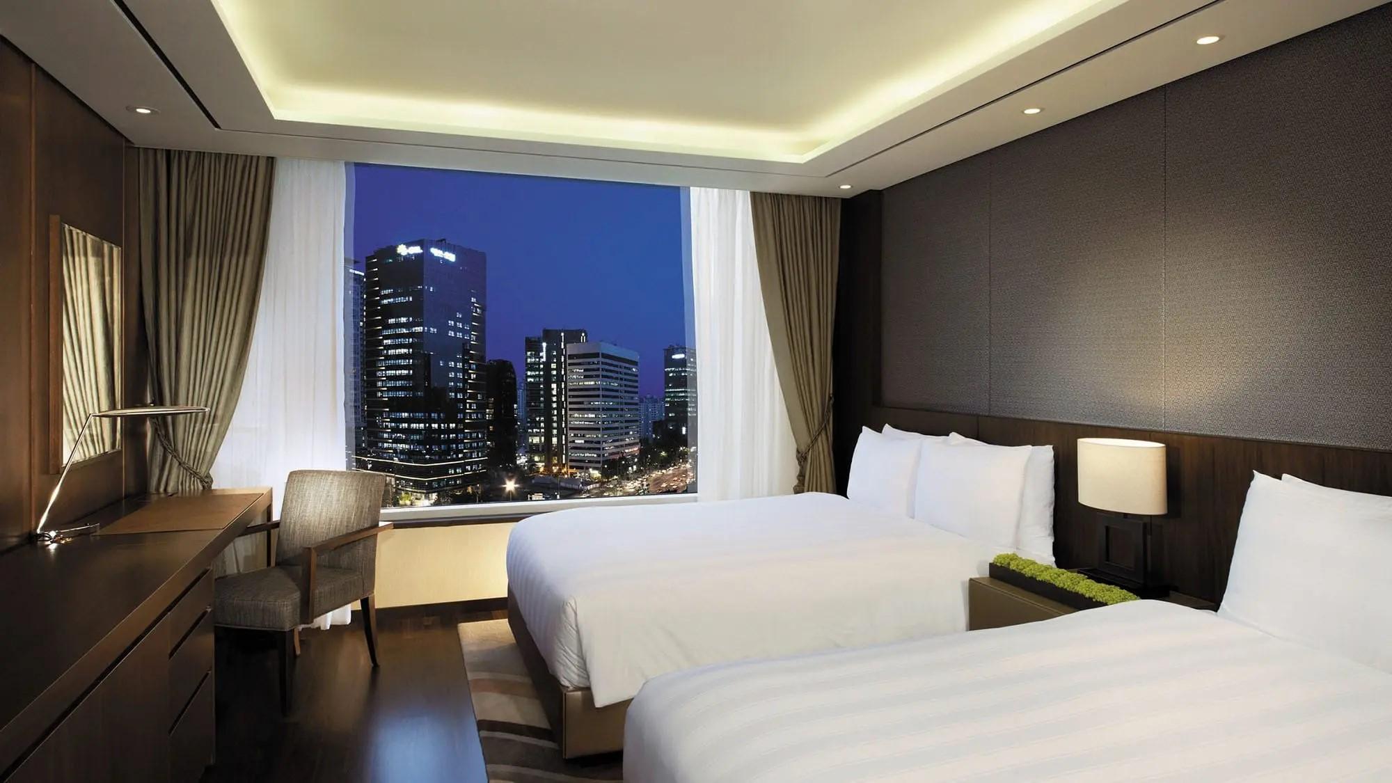 SUPERIOR, FAMILY, SUITE, TWIN BEDS