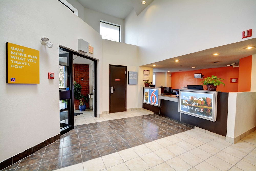 Motel6 Newport, RI 10/41
