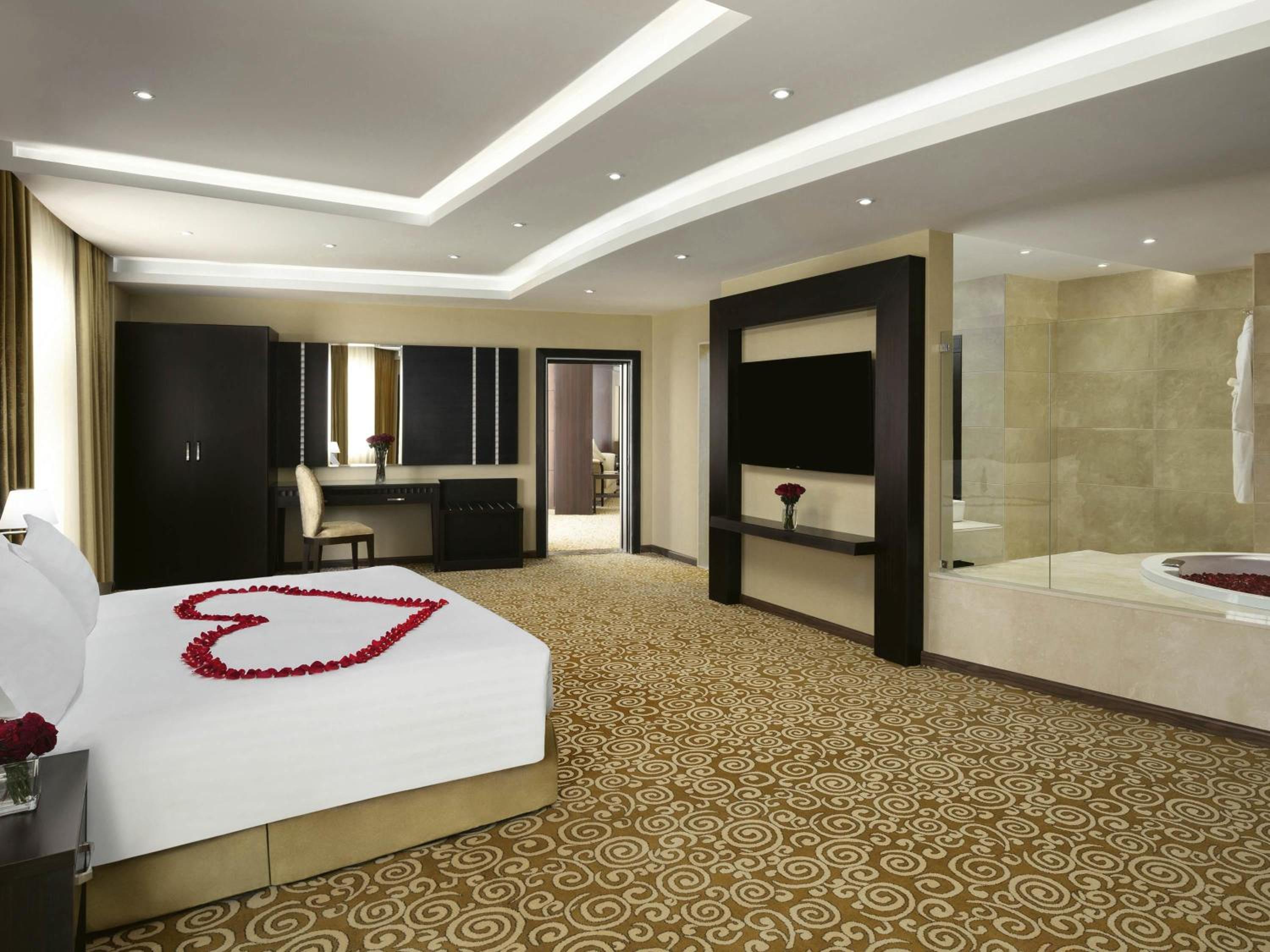 جناح شهر العسل بسرير كينج، موفنبيك القصيم(Movenpick Qassim) 4/5
