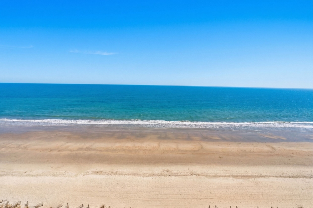 Grande Beach Resort 44/51